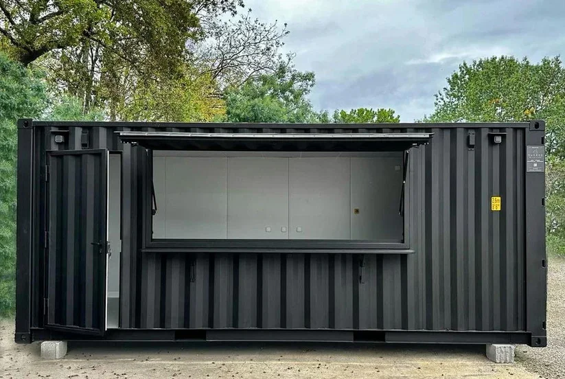 Contenedor bar-cafetería de 6 metros con 3 trampillas