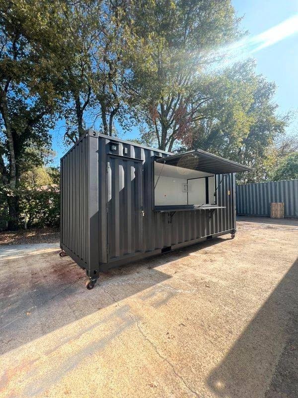 Contenedor bar-cafetería de 6 metros con 3 trampillas