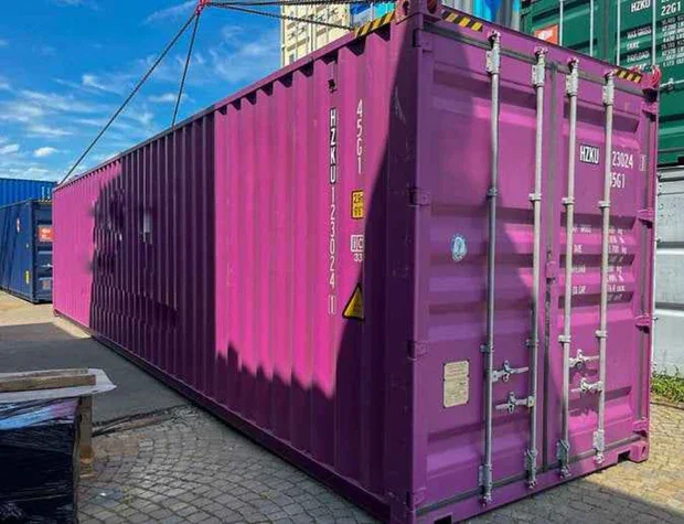 Contenedor marítimo High Cube (HC) 40 pies usado — logística e industria