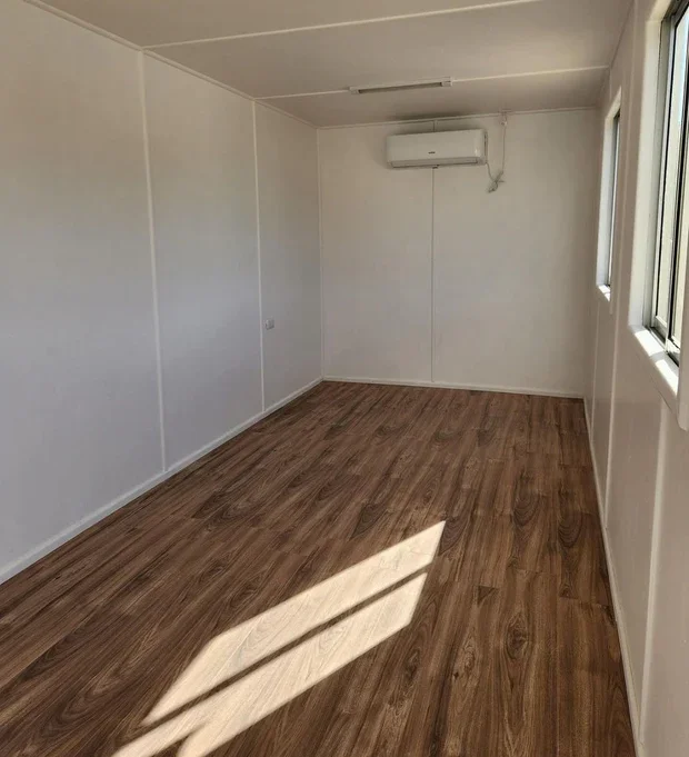 Contenedor marítimo 20 pies modificado para oficina